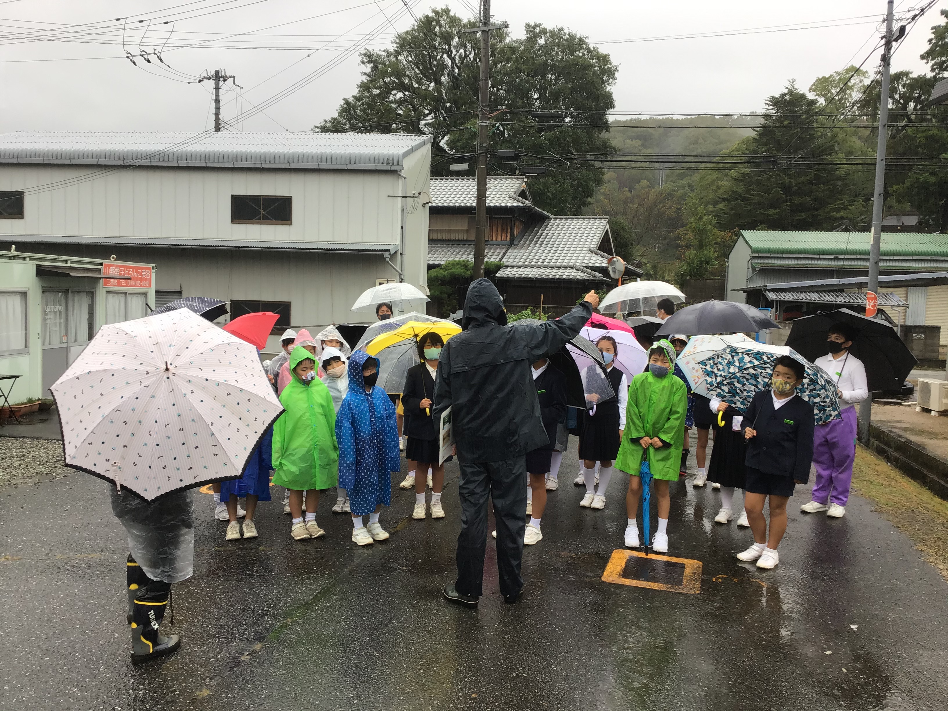 令和２年10月９日(金)天満南小学校　淡山疏水現地見学会