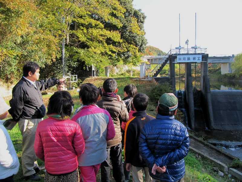 淡河小学校　疏水見学