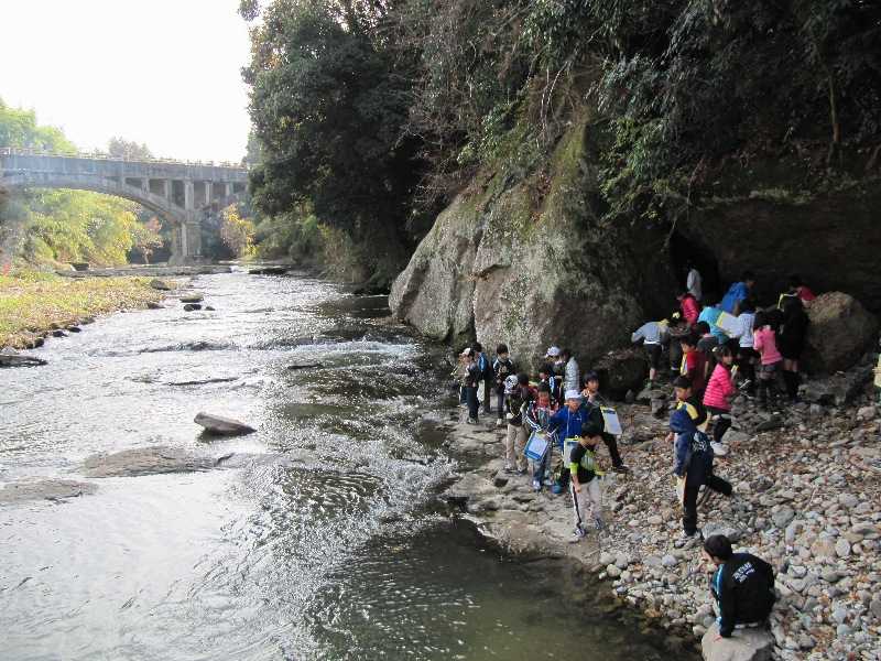 高丘東小学校　疏水見学