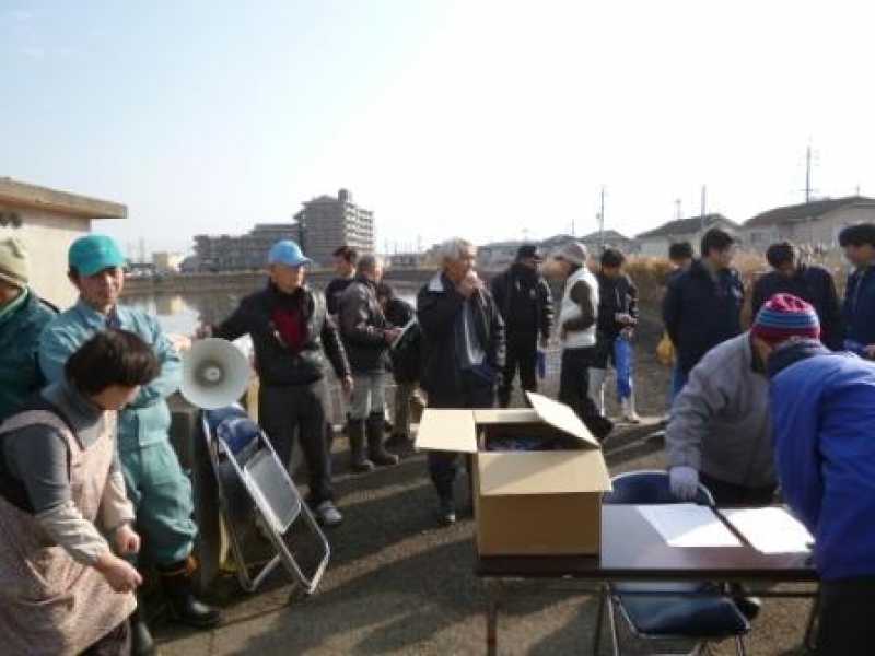 西島レンコン掘り大会