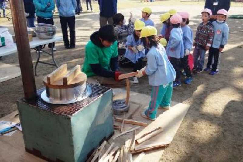 かまどでご飯in東神吉幼稚園