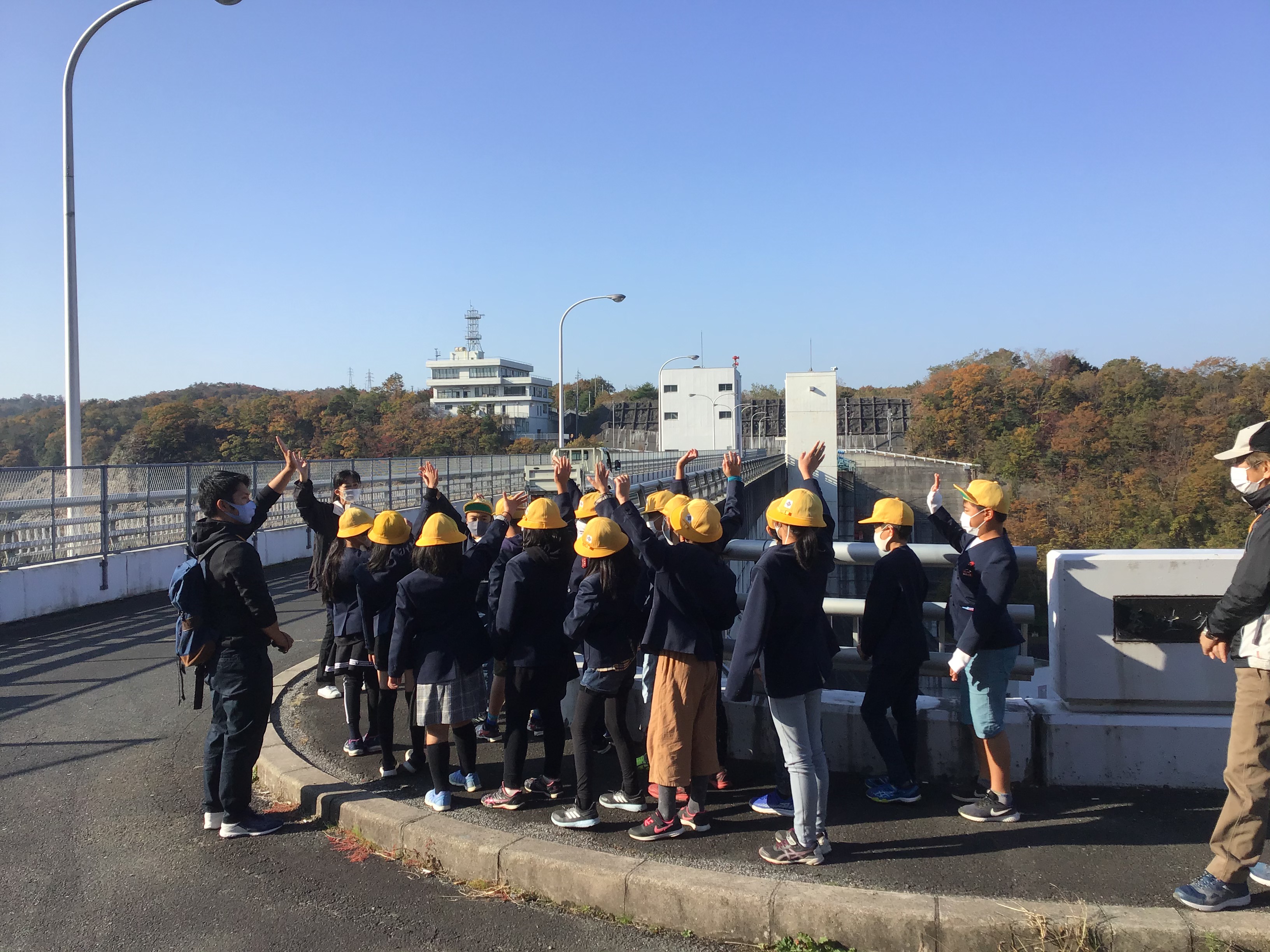 加古小学校４年生　淡山疏水現地見学会　令和２年11月17日(火)